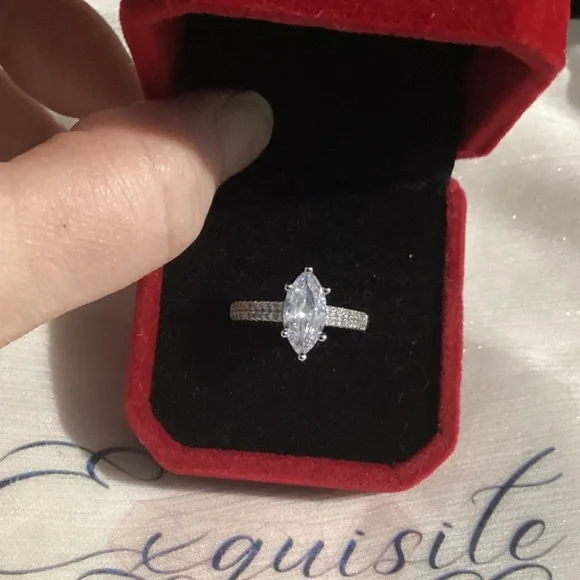 💍Sterling Silver Marquis Cut Solitaire Cz Diamond 3C TCW Ring - Picture 1 of 13